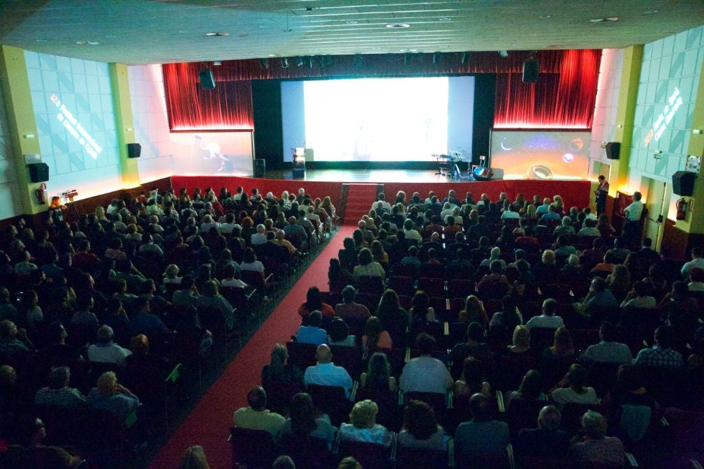 La 15a edició del FIC-CAT homenatja les projeccions al cinema