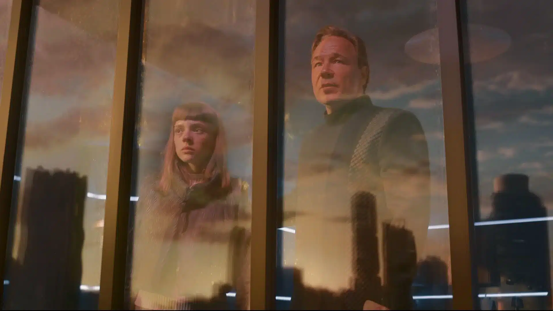 Stephen Graham i Shira Haas