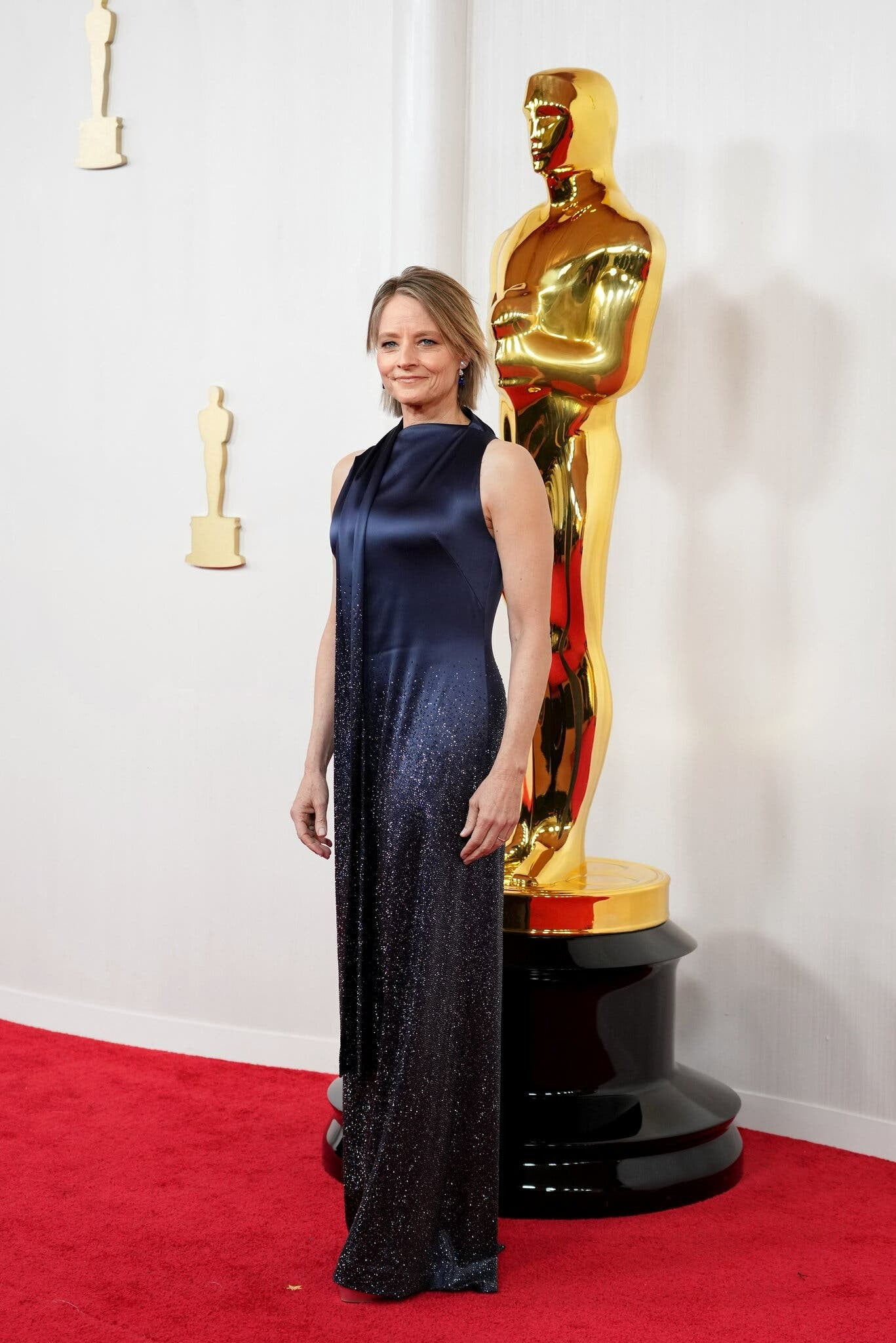 L'actriu Jodie Foster, imatge de l'elegància clàssica vestida de Loewe
